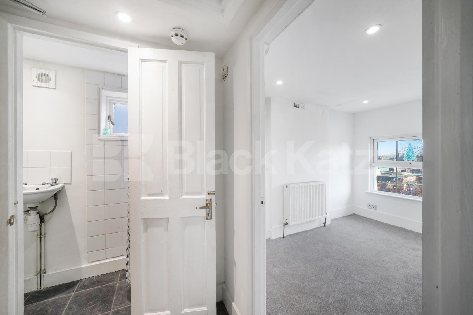 Top floor one bedroom apartment near Brixton Upper Tulse Hill, Brixton